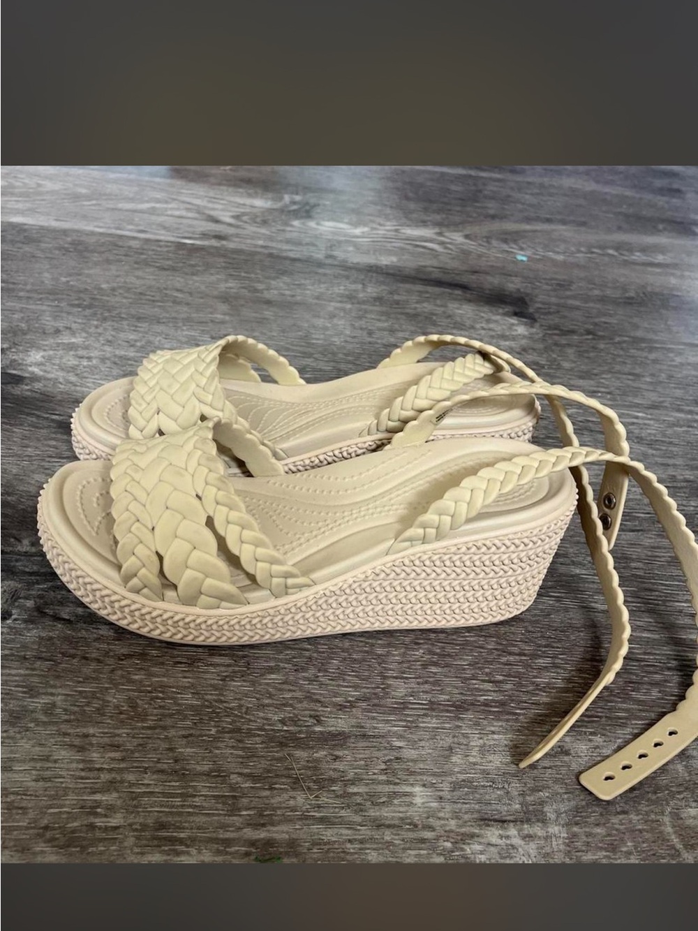 NWOT Crocs Brooklyn Woven Wedge in Chai sz 8 - Picture 3 of 4